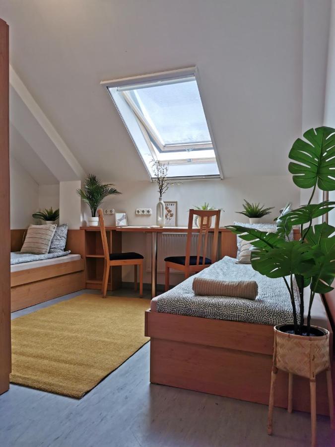 Auberge de jeunesse Hid Ifjusagi Szallo à Dunaújváros Extérieur photo