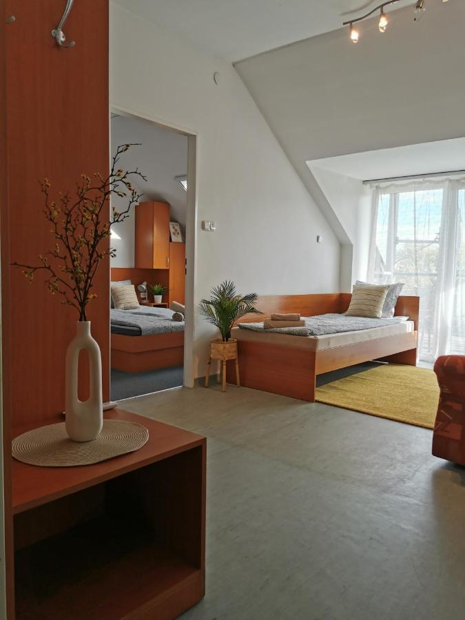 Auberge de jeunesse Hid Ifjusagi Szallo à Dunaújváros Extérieur photo