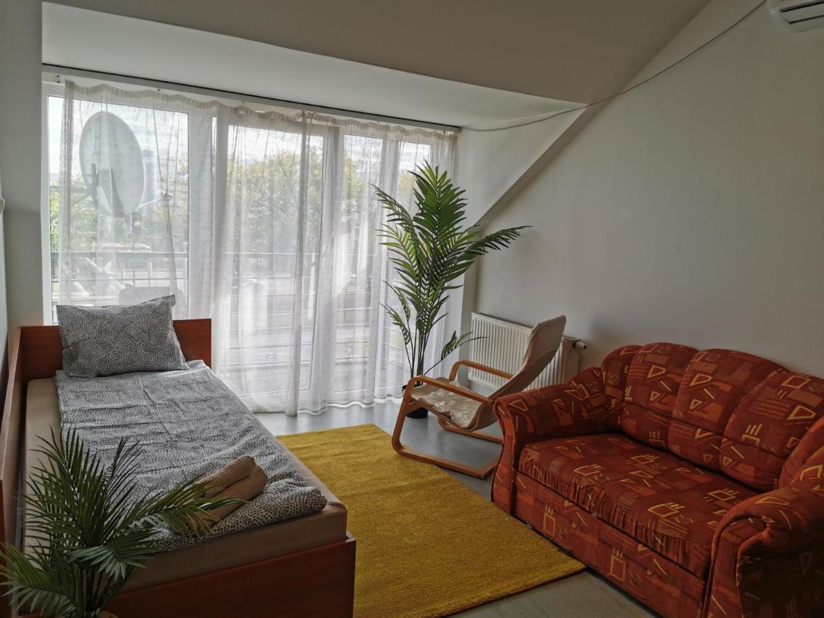 Auberge de jeunesse Hid Ifjusagi Szallo à Dunaújváros Extérieur photo