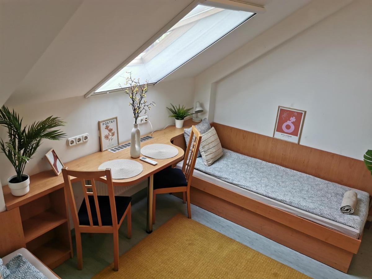 Auberge de jeunesse Hid Ifjusagi Szallo à Dunaújváros Extérieur photo
