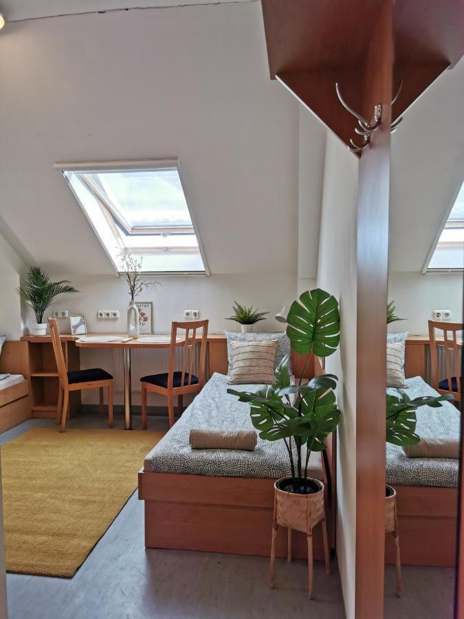 Auberge de jeunesse Hid Ifjusagi Szallo à Dunaújváros Extérieur photo
